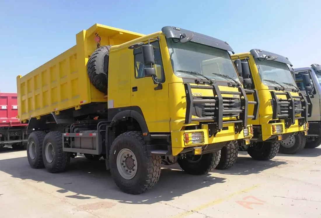 Sinotruk Howo 6×6 Dump Truck-1