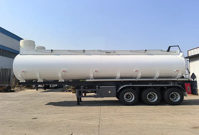 Sinotruk Trailer Oil Tanker Truck-3
