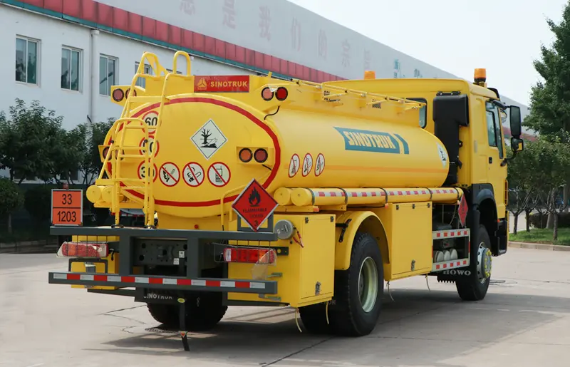 Sinotruck Howo fuel tanker truck​-5