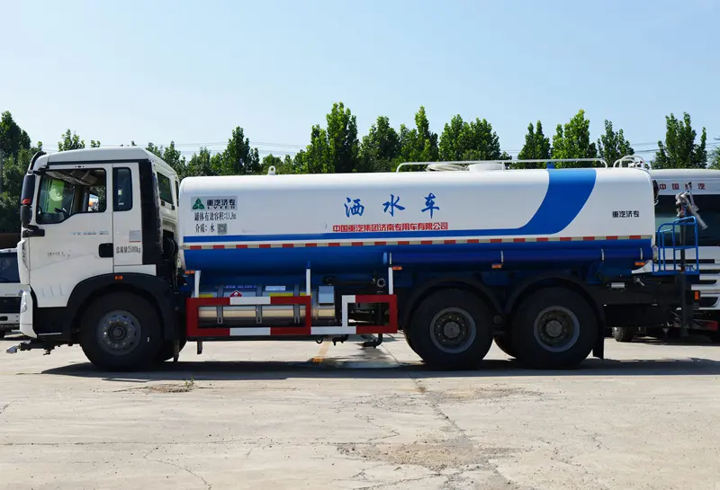 Sinotruk Howo TX 6×4 Water Truck-4