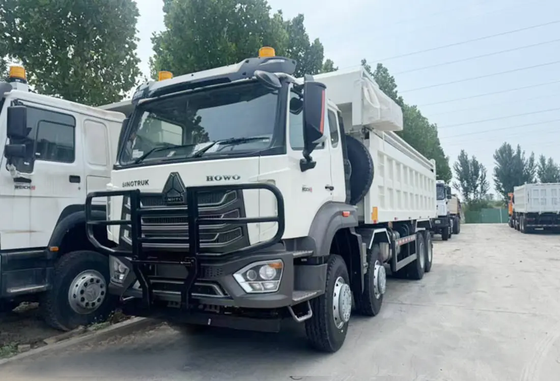 Howo NX 12 Wheel 380hp 8X4 Dump Truck With Tarp
