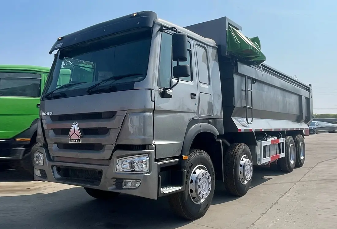 Sinotruk Howo 7 8X4 Dump Truck With Tarp