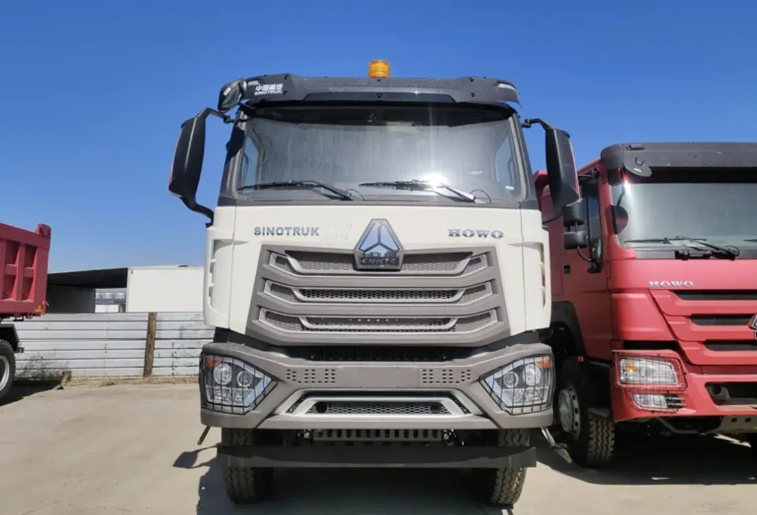 Sinotruk Howo NX 430HP 8×4 Dump Truck U-shaped Bucket-1