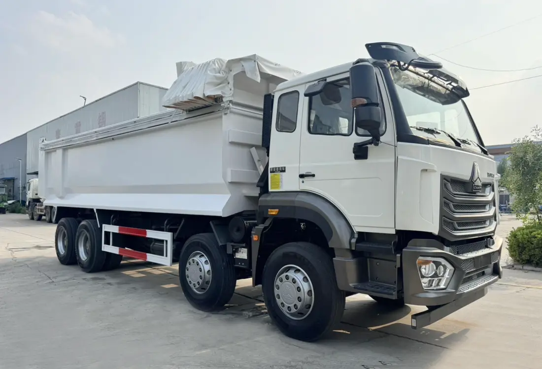Sinotruk Howo NX 430hp 8X4 Dump Truck With Tarp-2