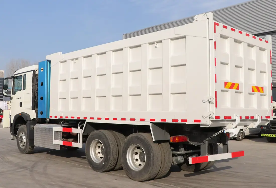 Sinotruk Howo TX CNG 6×4 Tipper Truck-1
