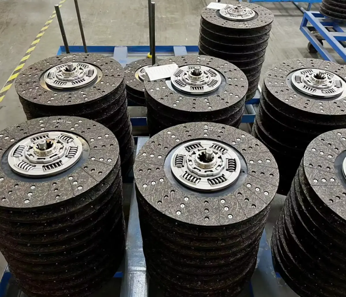 WG9725160390 Clutch Driven Disc Sinotruk Howo Clutch Plate Parts 2