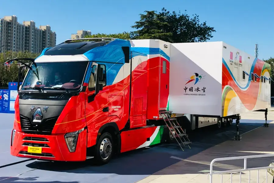 Sinotruk Yellow River X7 Snow Wax Truck